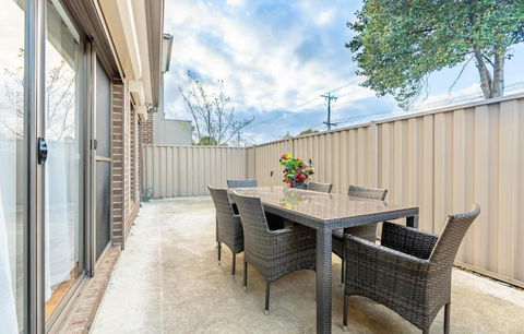 Hidden Gem - 3 Bedroom Townhouse In Heidelberg West - Accommodation Port Macquarie 1