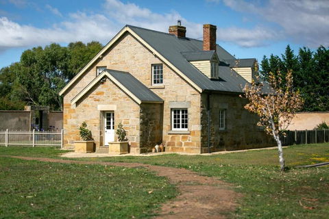Historic Sandstone Ross Farmhouse - Accommodation Port Macquarie 0