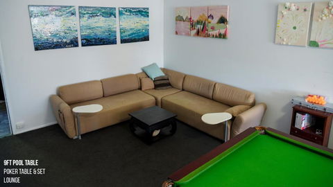Hot Tub, Ice Bath, Gym, Sauna, Pool Table Coorparoo Haven - Accommodation Port Macquarie 3