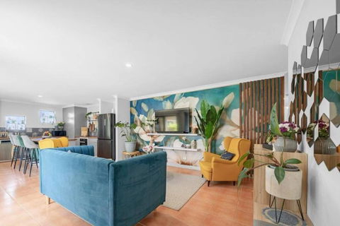 House In Ellenbrook - Accommodation Port Macquarie 0