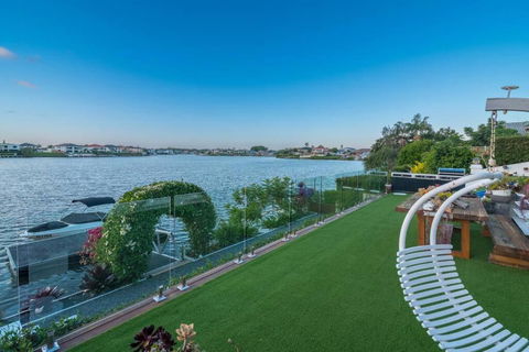 Immaculate Waterfront Residence-Masterpiece - Accommodation Port Macquarie 1