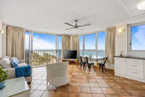 Impressive Waterfront At Chateau Beachside Resort - Accommodation Port Macquarie 0