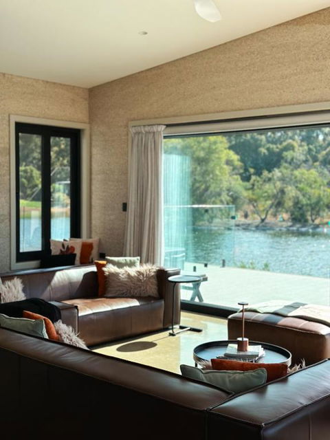INDICA HEMP HOUSE - Multi Award Winning-Luxury-Eco Designed House-lake Views-hot Tub-Cinema - Accommodation Port Macquarie 2