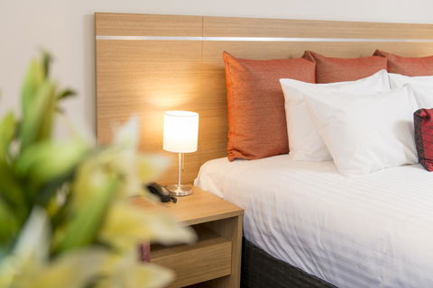 Adelaide Royal Coach - Accommodation Port Macquarie 2