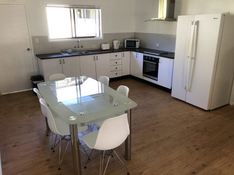 Airlie Getaway Unit 1 - Accommodation Port Macquarie 2