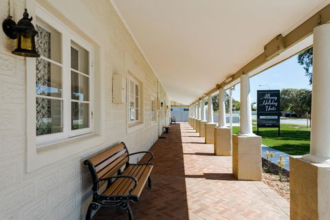 Albany Holiday Units - Accommodation Port Macquarie 2