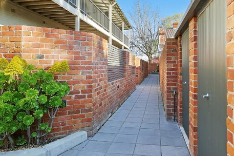 Albury Suites - Waterstreet - Accommodation Port Macquarie 3