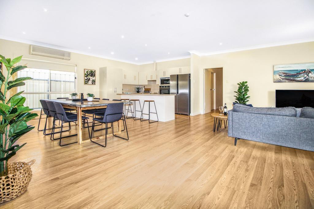 Aldinga SA Accommodation Port Macquarie