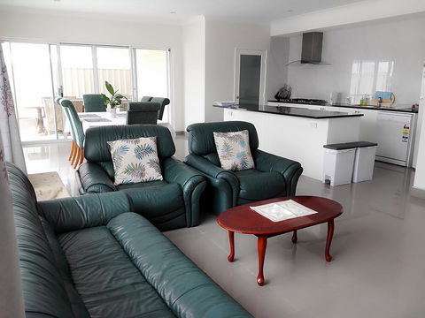 Alkimos Beach Retreat - Accommodation Port Macquarie 0