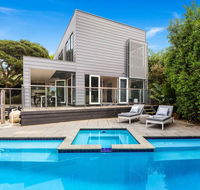 Amalfi Dream - Luxury Villa with Pool and Spa walk to beach and shops - Accommodation Port Macquarie
