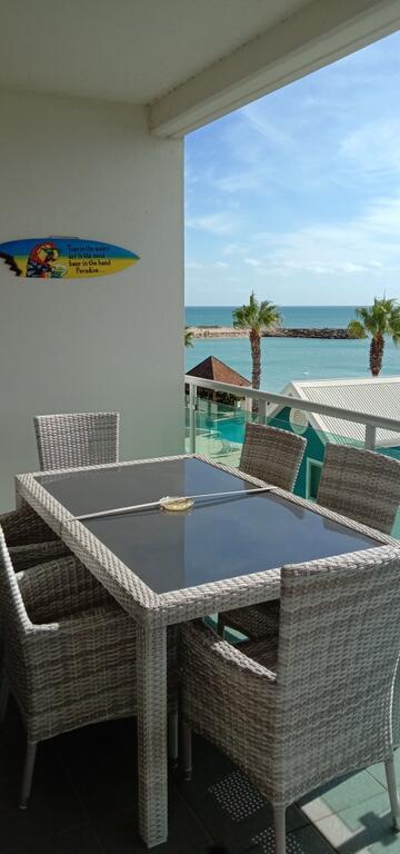 AN OCEAN,BEACH And POOL VIEW APARTMENT - Apt 210 SEASHELLS RESORT - Accommodation Port Macquarie 3