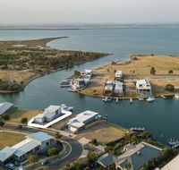 Anchored - Access to the Gippsland Lakes - Accommodation Port Macquarie