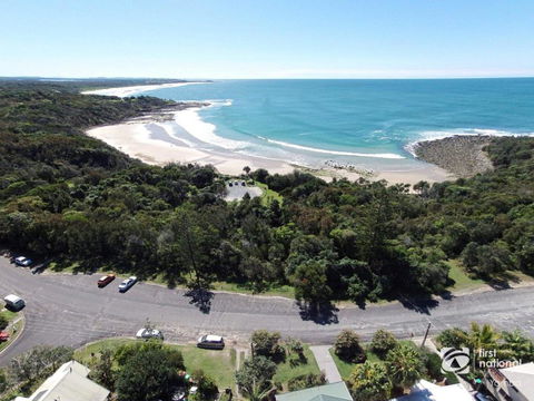 Angourie Blue 1 - Great Ocean Views - Surfing Beaches - Accommodation Port Macquarie 1