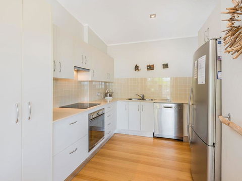 Angourie Blue 7- Stroll To Surfing Beaches. - Accommodation Port Macquarie 3