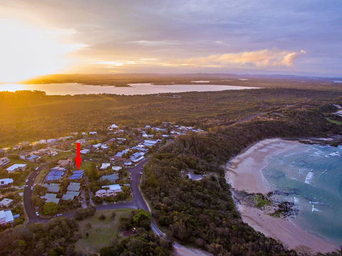 Angourie Blue 7- Stroll To Surfing Beaches. - Accommodation Port Macquarie 0