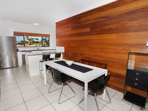 Anjuna 2 - 2 BDRM Budget Stay On Canal - Accommodation Port Macquarie 2