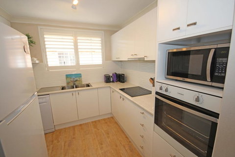 Annie's Apartment - Accommodation Port Macquarie 0