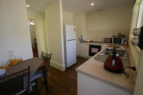 Annies Garden Cottage - Accommodation Port Macquarie 1