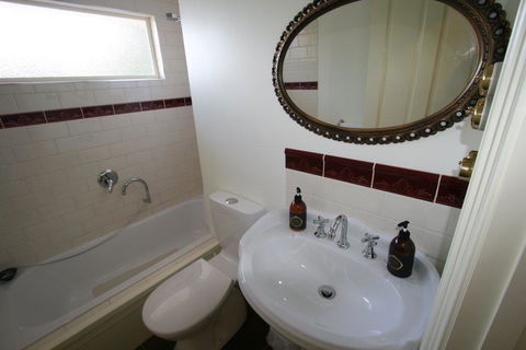 Annies Garden Cottage - Accommodation Port Macquarie 3