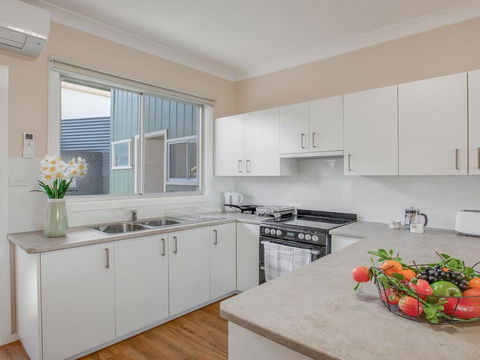 Antonio's Paradise - Spectacular Views Over Warrain Beach - Accommodation Port Macquarie 1