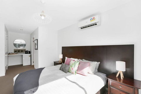 APOLLO 13 STUDIO - Free Wifi, Opposite Beach! - Accommodation Port Macquarie 1