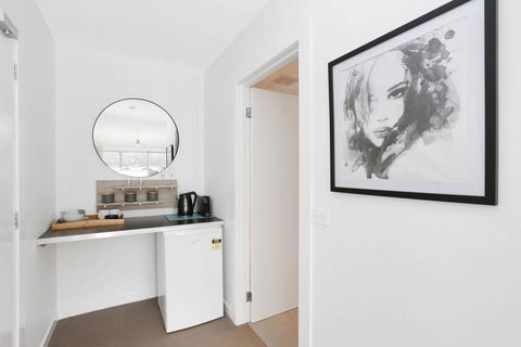 APOLLO 13 STUDIO - Free Wifi, Opposite Beach! - Accommodation Port Macquarie 3
