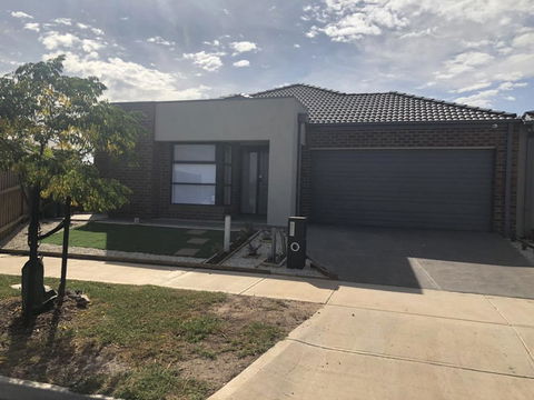 Apple House Tarneit North - Accommodation Port Macquarie 1