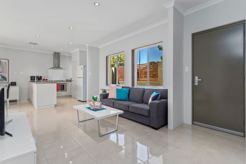 Ardross Short Stays - Accommodation Port Macquarie 2