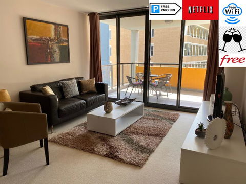 ARENA RESORT STYLE EXEC FREE NETFLIX WIFI WINE - Accommodation Port Macquarie 0