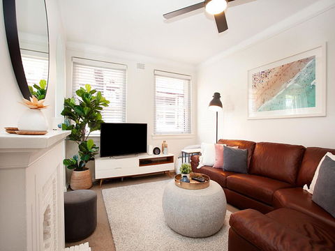 ART DECO DELIGHT-hosted By:L'Abode - Accommodation Port Macquarie 2