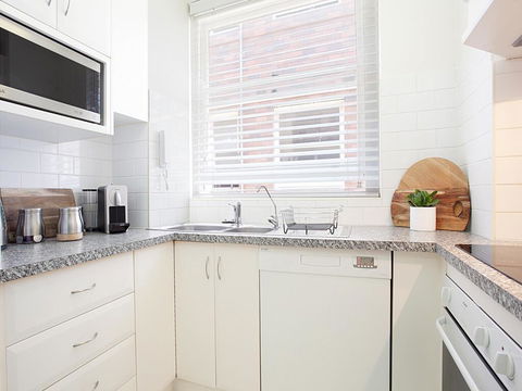 ART DECO DELIGHT-hosted By:L'Abode - Accommodation Port Macquarie 3