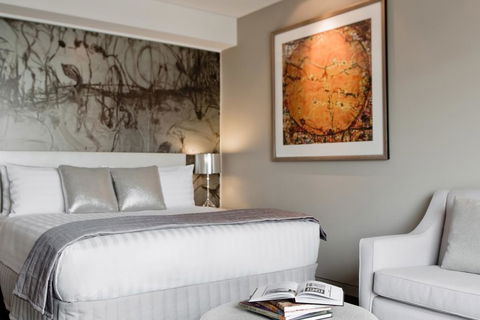Art Series - The Olsen - Accommodation Port Macquarie 2
