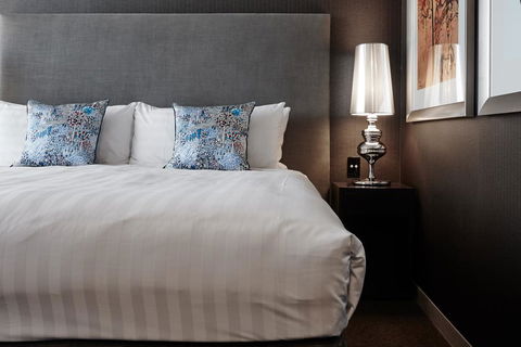 Art Series - The Olsen - Accommodation Port Macquarie 1