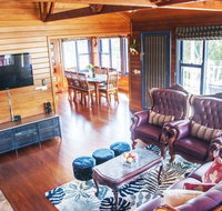 Artee House - A Bright Escape - Accommodation Port Macquarie
