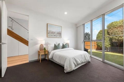Luxury Beach House With Bay Views, Rooftop & Lift - Accommodation Port Macquarie 1