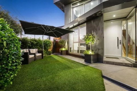 Luxury Beach House With Bay Views, Rooftop & Lift - Accommodation Port Macquarie 3