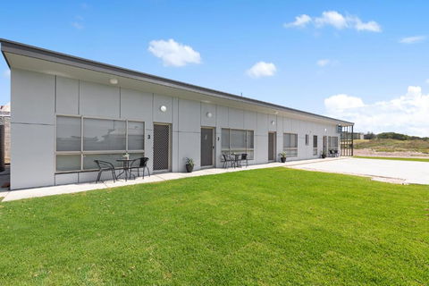 Luxury Apartments And Motel Rooms - Free Wifi - Close To Beach - Accommodation Port Macquarie 1
