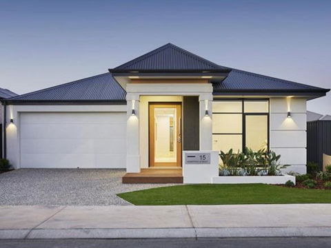Luxury Bedrooms In A Resort Style Home - Accommodation Port Macquarie 1