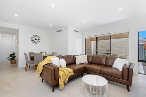 Luxury Urban Retreat - Accommodation Port Macquarie 2