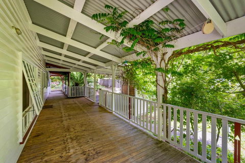Magical Lucindale - Gorgeous 4 Bedroom House - Accommodation Port Macquarie 1