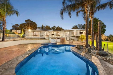 Magnificent House With Huge Pool - Accommodation Port Macquarie 0