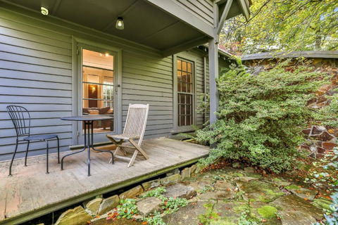 Magnolia Gardens - 2 Perrins Creek Rd Olinda - Accommodation Port Macquarie 1