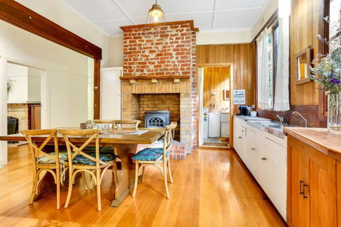 Magnolia Gardens - 2 Perrins Creek Rd Olinda - Accommodation Port Macquarie 3