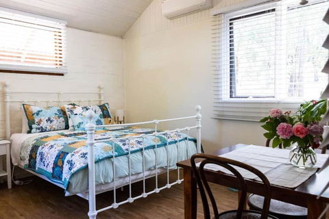 Maldon Cosy Garden Cottage - Charming One Room Studio - Accommodation Port Macquarie 0