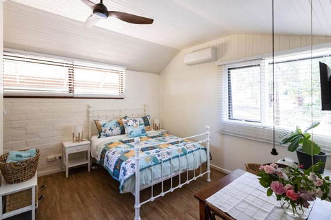 Maldon Cosy Garden Cottage - Charming One Room Studio - Accommodation Port Macquarie 2