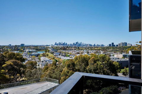 Maribyrnong Marvel Charm With Cityscape Bliss - Accommodation Port Macquarie 3