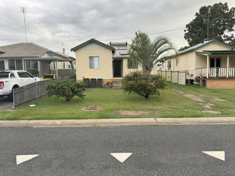 Massive 3 Bedroom Home With Backyard - Accommodation Port Macquarie 3