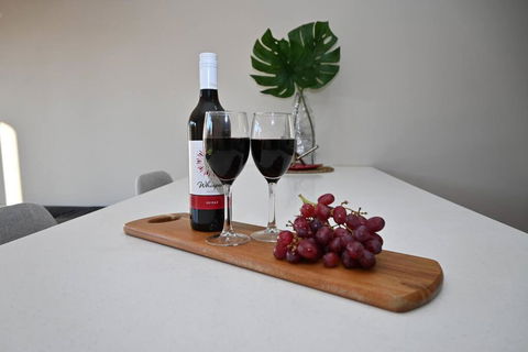 Mawson Red - Free Pool Access -Onsite Parking-Netflix-5 Mins To Mawson Interchange - Accommodation Port Macquarie 0