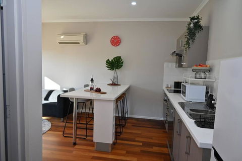 Mawson Red - Free Pool Access -Onsite Parking-Netflix-5 Mins To Mawson Interchange - Accommodation Port Macquarie 2