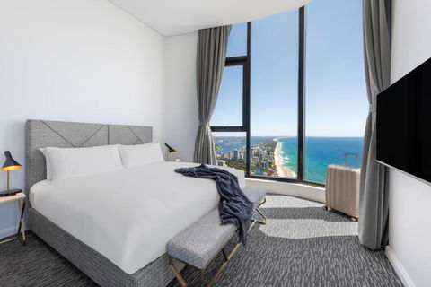 Meriton Suites Surfers Paradise - Accommodation Port Macquarie 0
